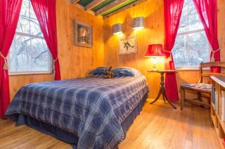 The Firehouse at Creekside Camp & Cabins - Marble Falls - 1