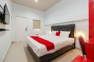 RedDoorz Plus near Palembang Icon Mall 2 - Palembang - 4