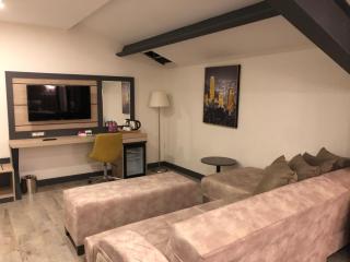Ramada Encore By Wyndham Istanbul Basin Express - 1