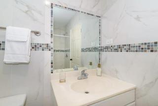 New 3-bed on Hip Strip, Beach access, Sleeps 8 - Montego Bay - 3