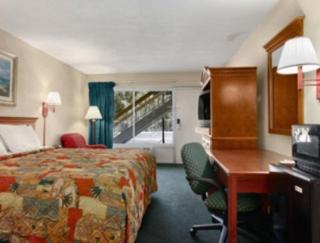 Rodeway Inn Leesburg Chain of Lakes - 3