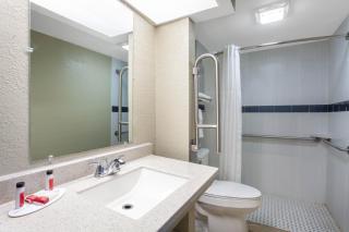 Travelodge by Wyndham Deltona - Deltona - 1