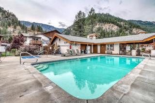 Icicle Village Resort 402: Juniper Studio - Leavenworth - 2