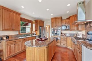 Lakefront Luxury - Sandpoint - 1