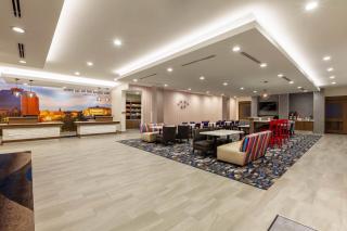 La Quinta Inn & Suites by Wyndham Lafayette Oil Center - Lafayette - 8