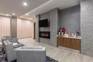 La Quinta Inn & Suites by Wyndham Lafayette Oil Center - Lafayette - 7