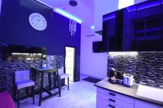 Modern Design Apartment in the City Center - Budapest - 9