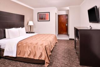 Quality Inn & Suites Beaumont - 1
