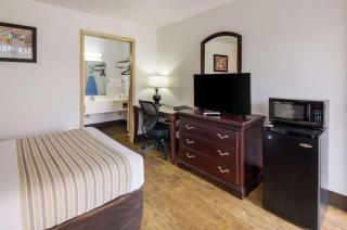 Econo Lodge Marion I-81 - Marion - 2