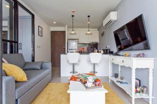 Palmyrah Surin Apartments by Beringela - 0
