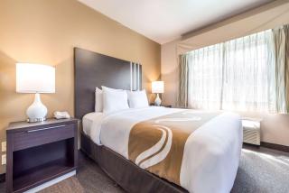 Quality Inn & Suites Bainbridge Island - Winslow - 1