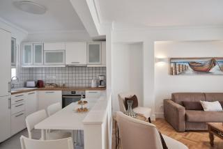 Marvelous n Bright Apt next to Megaro Mousikis - Atene - 0