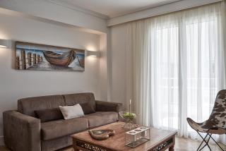 Marvelous n Bright Apt next to Megaro Mousikis - Atene - 8