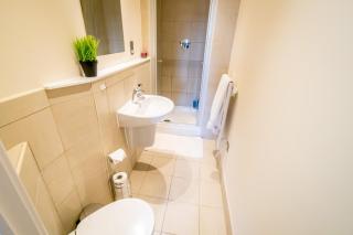 Spacious City 2 Bed, 2 Bath, FREE PARKING & WiFi - Sheffield - 2
