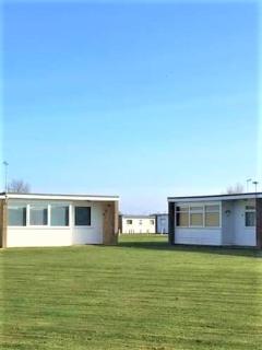 Family Chalets - 5 mins walk to beach, nr Great Yarmouth & Norfolk Broads - Scratby - 3