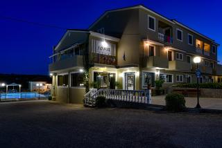 Ionis Hotel - Karavadhos - 1