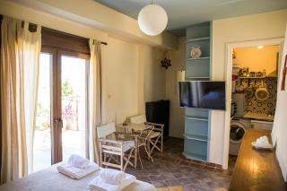 Sunny Top Floor Studio - Excellent Athens view - 7