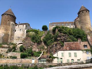 Bâtisse du pont pinard et son granit rose - Semur-en-Auxois - 0