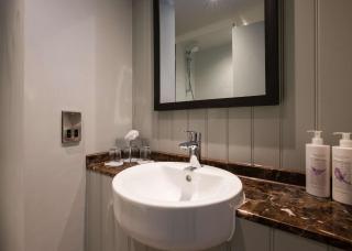Bridge Hotel - 1