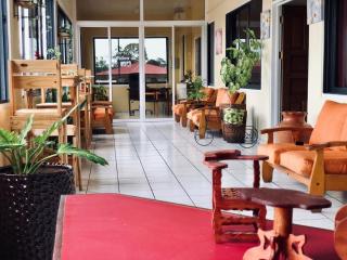 Tropical Breeze Apartments - 3