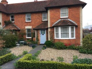 Cool and tranquil double bedroom en-suite with cosy private lounge and separate entrance - Henley-on-Thames - 2