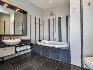Hearns Beachside Villa 3 - Port Fairy - 6