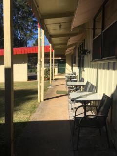Major Innes Motel - 2
