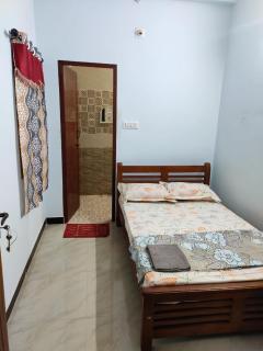 Shri Sai Apartment AC - Mettuppālaiyam - 4