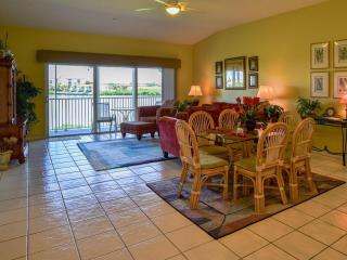 Gulf Retreat 2: Magnificent Water Views, Steps to Beach, None Cleaner, None Nicer! - 9