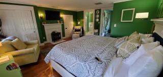 Mansion Farm Inn - 2