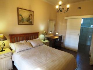 Gansbaai Central Accommodation Sleeps 2 adults - 4