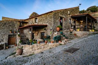 Old House - Monsanto - 0