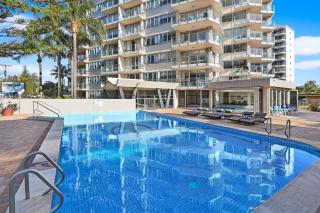 Pacific Regis Beachfront Holiday Apartments - Gold Coast - 7