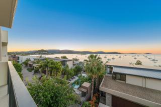 Executive on Whisper Bay - Cannonvale - Airlie Beach - 8