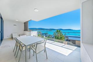 Executive on Whisper Bay - Cannonvale - 9