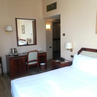 Hotel Bristol - Milan - 5