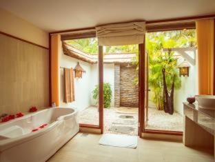 Victoria Phan Thiet Beach Resort & Spa - 3