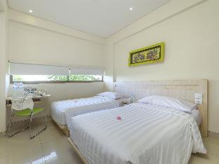 J Hotel Kuta - 5
