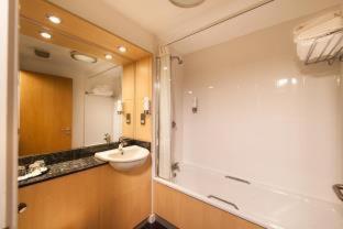 Leonardo Inn Aberdeen Airport - Dyce - 1