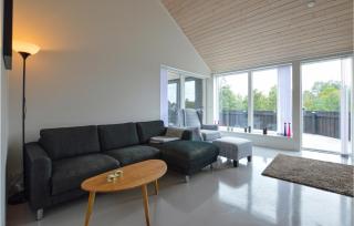 Beautiful Home In Højby - Højby - 8