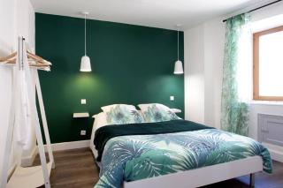 Les Gîtes de Laure - L'Or Vert, Appartement avec Vue sur le Château, Parking Privé, Climatisation, Netflix, à 160 m de la Cité Médiévale - 8