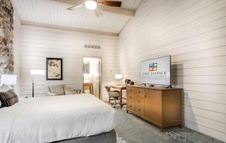 Lodge of Four Seasons Golf Resort, Marina & Spa - 7