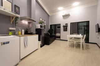U1 Large 2 bed rooms BTS Udomsuk - Bangkok - 6