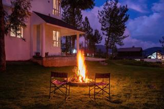 StayVista at Villa Sullivan with Heater & Indoor-Outdoor Games - Ooty - 4