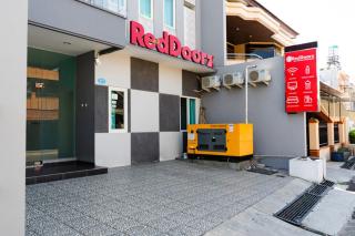 RedDoorz Near Gajah Mada Street Semarang - Semarang - 8