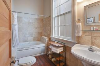 Elysian Fields Inn - 9