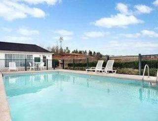Baymont Inn & Suites by Wyndham Grenada - Grenada - 5