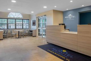 Microtel Inn & Suites by Wyndham Atlanta Buckhead Area - Atlanta - 8