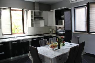 Roses Apartment - Lukoran - 3