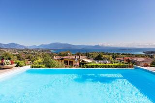 Villa Perla con piscina by Wonderful Italy - Barcuzzi - 0